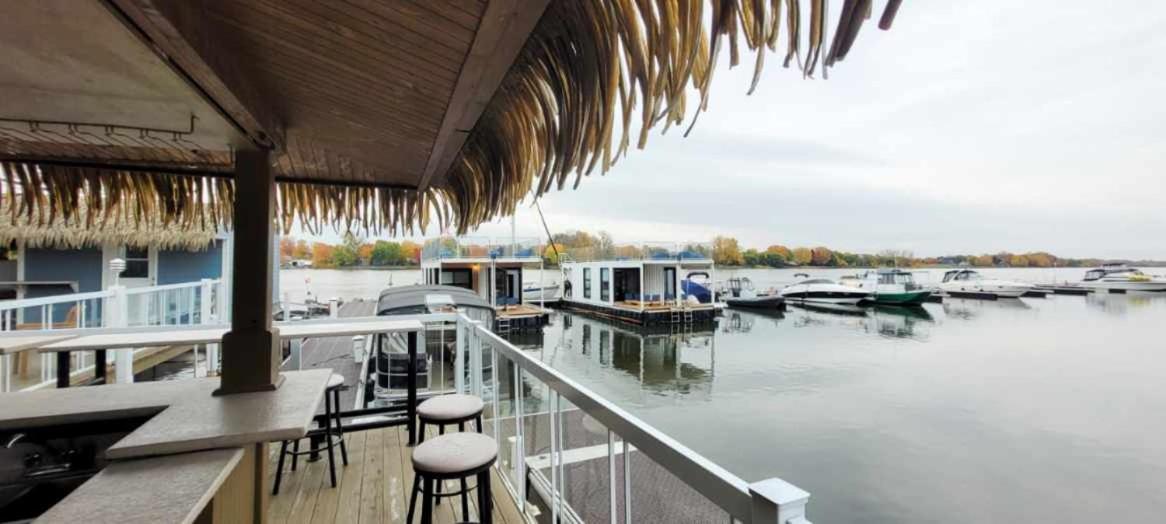 سان جان سور ريشليو Flotel St-Jean-Sur-Richelieu المظهر الخارجي الصورة