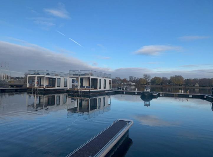 سان جان سور ريشليو Flotel St-Jean-Sur-Richelieu المظهر الخارجي الصورة